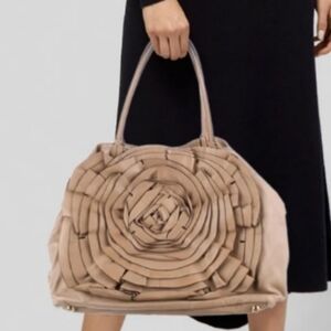 Valentino Garavani Rosebud Hobo Crossbody Or Tote In Excellent Condition